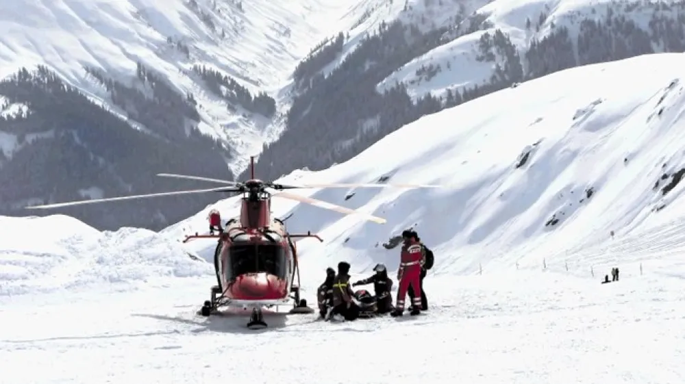 Samo stro&scaron;ek helikopterskega prevoza zna&scaron;a okrog 5000 evrov, če je nujna tudi operacija, lahko znesek nanese tudi do 10.000 evrov.