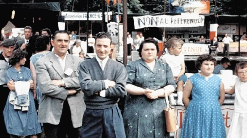 Dokumentarec režiserja Jean-Gabriela P&eacute;riota Vrnitev v Reims (odlomki) govori o francoskem proletariatu od 30. let prej&scaron;njega stoletja do danes.