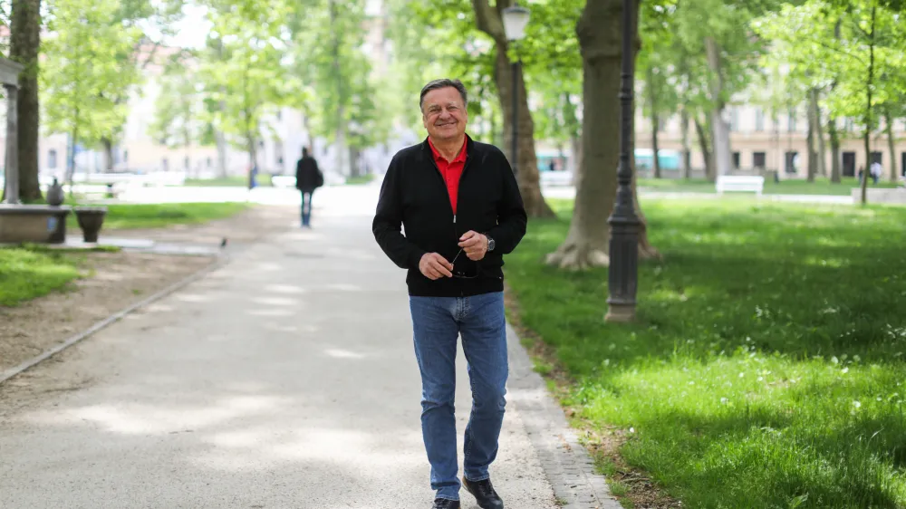 - 18.05.2020 - Zoran Janković, ekonomist, poslovne in politik - ljubljanski upan od 2006  2011 in od 25. marca 2012 dalje, ustanovitelj in predsednik stranke Pozitivna Slovenija  //FOTO: Bojan VelikonjaOPOMBA: REPORTAA ZA OBJEKTIV 2020