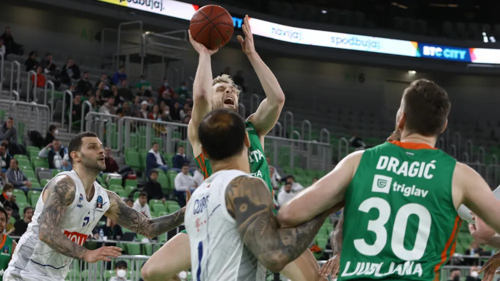 - 08.03.2022 &ndash; ko&scaron;arka &ndash; Cedevita Olimpija: Budučnost, evropski pokal, skupina B, 14. krog: //FOTO: Luka Cjuha