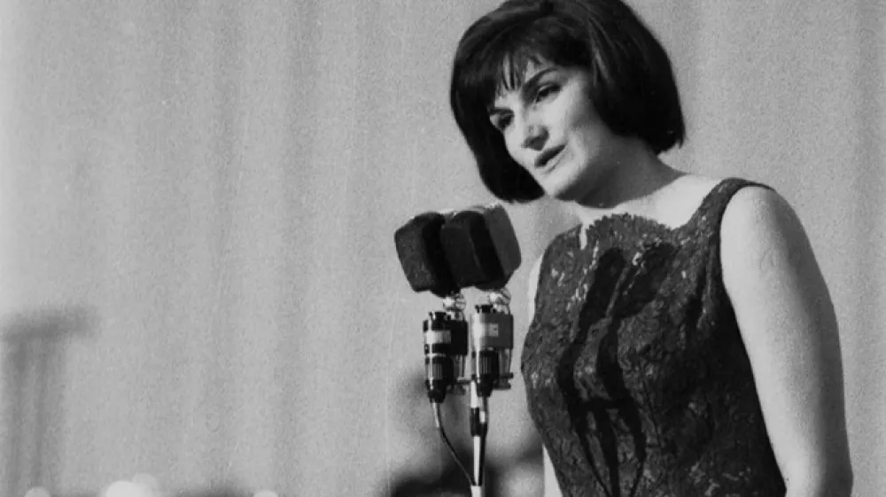 Elda Viler je svojo glasbeno pot začela leta 1960 v &Scaron;marju v Istri na prireditvi Pokaži, kaj zna&scaron;, pri čemer ji je najbolj ostalo v spominu, da je pela v obleki, ki si jo je sama se&scaron;ila. Foto: dokumentacija Dnevnika