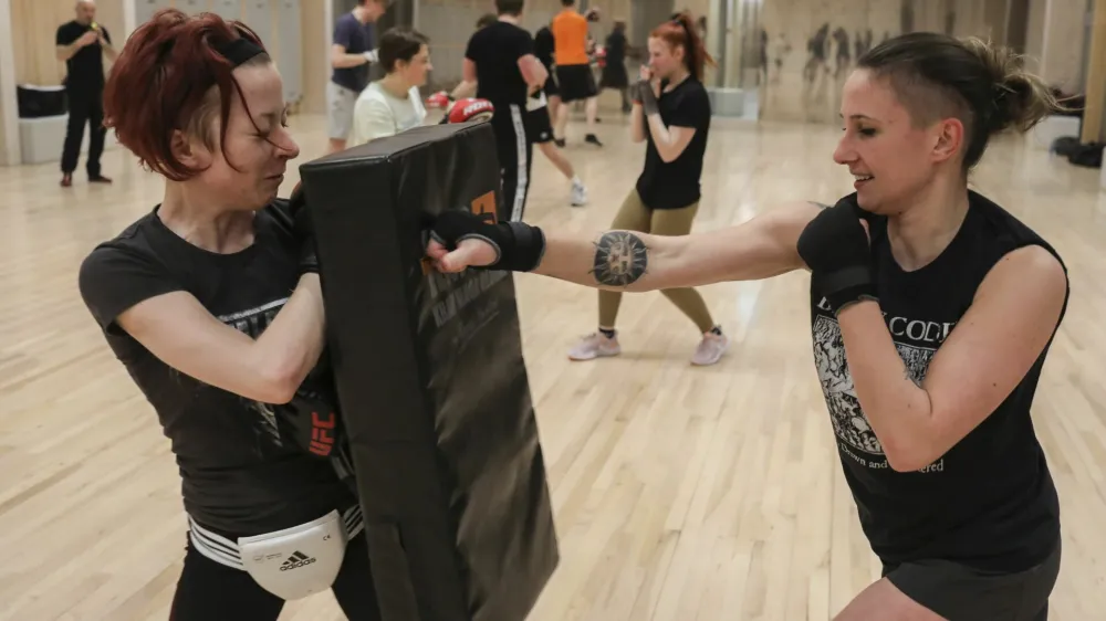 Krav maga je izrealska samoobrambna ve&scaron;čina, ki je primerna tudi za žensko samoobrambo.&nbsp;