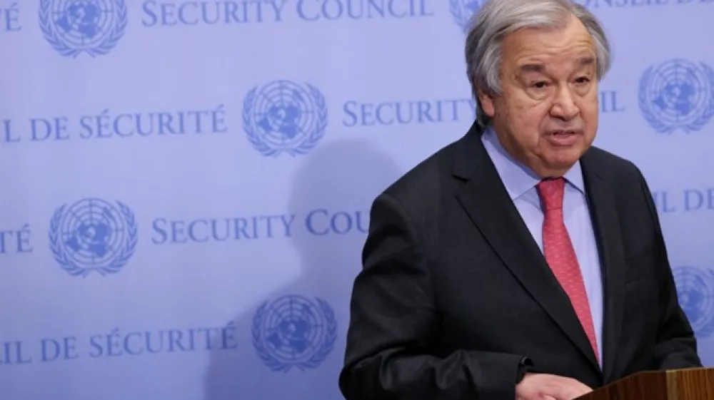 Antonio Guterres je za novinarje spet omenil, kako nevarno je, da je Rusija povečala stopnjo pripravljenosti svojih jedrskih sil.