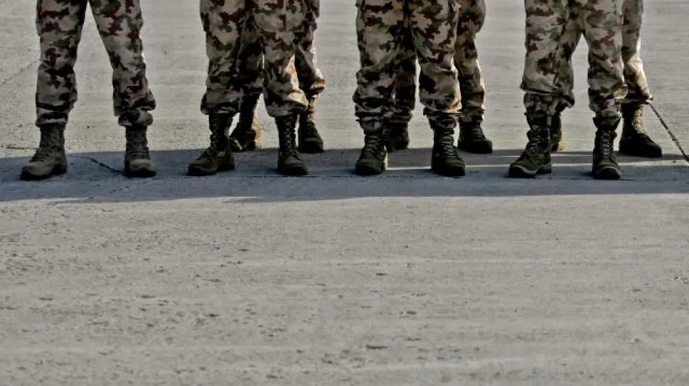 - ilustrativna fotografija - slovenski vojak - postroj - Slovenska vojska (SV) - postroj 17. kontingent Slovenske vojske pred odhodom v mednarodno operacijo v Afganistan, //FOTO: Bojan Velikonja