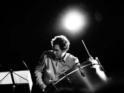 Izvrsten tolkalec Jože Bogolin bo 20. aprila v Viteški dvorani Križank nastopil s trobentačem Francijem Kosijem. Dogodek sodi v sklop Koncertni atelje Društva slovenskih skladateljev, s čimer se skladatelji pridružujejo praznovanju slovenske glasbe, 36. Slovenskim glasbenim dnevom.