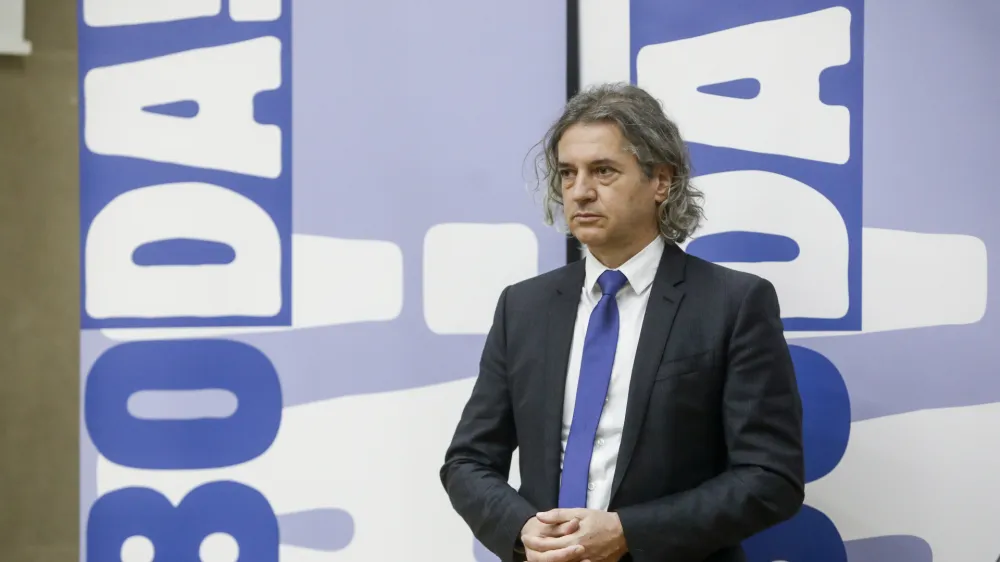 predsednik Gibanja Svoboda Robert Golob- 01.03.2022 - novinarska konferenca predsednika Gibanja Svoboda Roberta Goloba, ki se je odzval na nekatere aktualne politične teme //FOTO: Luka Cjuha.