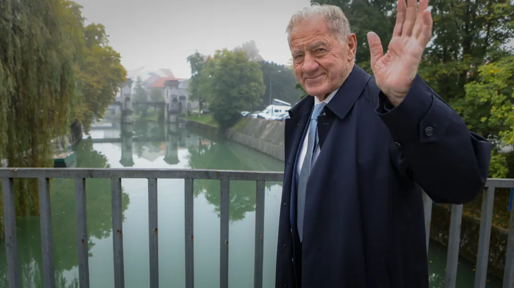 - 19.10.2021  Milan Mandarić, ameriki poslovne srbskega rodu - nekdanji predsednik ljubljanskega nogometnega kluba NK Olimpija (2015 - 2021) //FOTO: Luka CjuhaOPOMBA: INTERVJU ZA OBJEKTIV 2021.