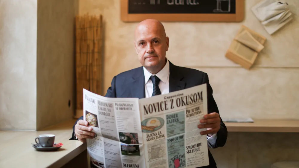 Tomaž Milič, strokovnjak za kavo - direktor podjetja Julius Meinl, prodaja dunajske kave - 30.03.2022 &ndash; Cappuccino, kavarna, sla&scaron;čičarna in bistro, Cankarjeva cesta 8 v Ljubljani //FOTO: Bojan Velikonja