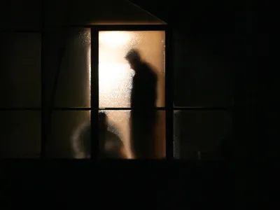 <br>Oškodovanka je povedala, da se je za štirimi stenami dogajalo veliko hudega, v očeh drugih pa so bili čudovita družina. F Bojan Velikonja Q