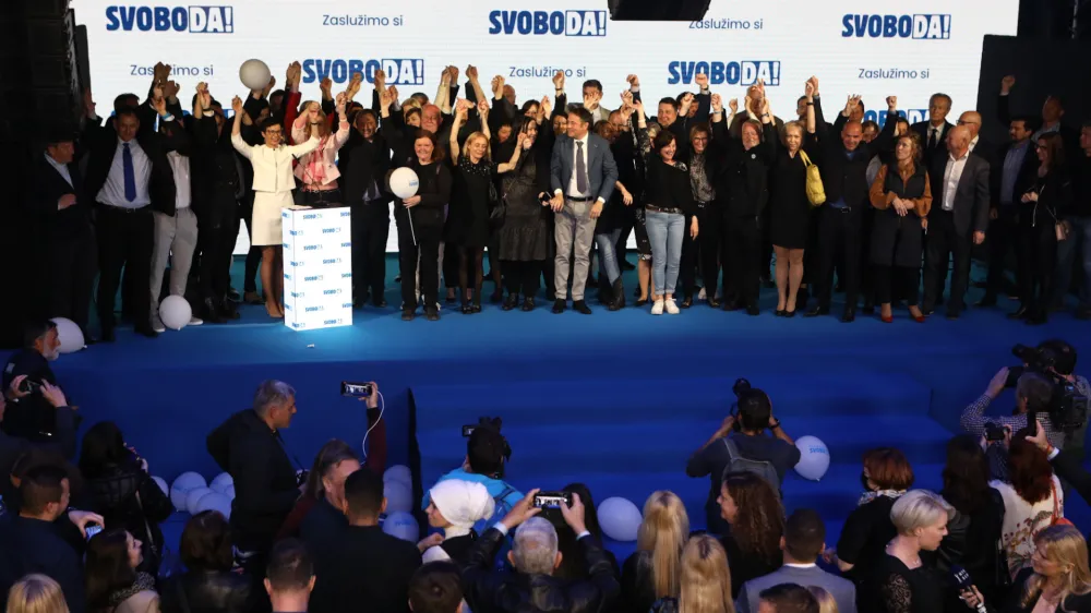 Volilni štab Gibanje SVOBODA<br><br>- 24.04.2022 – Parlamentarne volitve 2022 - Volitve devetega sklica Državnega zbora Republike Slovenije - druge redne državnozborske volitve po letu 2008 <br><br><br>//FOTO: Luka Cjuha