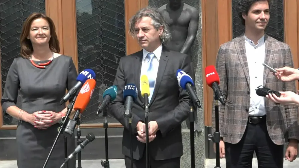 Od leve proti desni: Tanja Fajon (SD), Robert Golob (GS) in Luka Mesec (Levica)