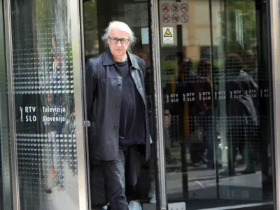 Marcel Štefančič, odstavljeni voditelj Studia City<br><br><br>- 03.05.2022 – Mednarodni dan svobode medijev - Sindikat novinarjev Slovenije ob svetovnem dnevu svobode medijev pred RTV spregovorili o aktualnem dogajanju v javnem mediju; Nikogaršnji hlapci! Za javni RTV in avtonomno novinarstvo!<br><br>//FOTO: Tomaž Skale<br>