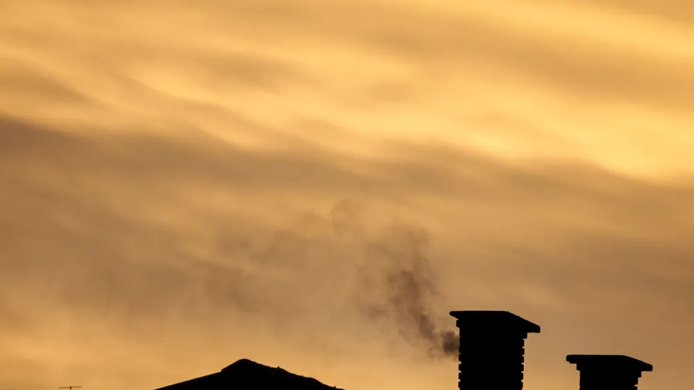 - 20.01.2016 - Ljubljana Vič, dimnik, kurjava, ogrevanje, onesneevanje    //FOTO: Bojan Velikonja