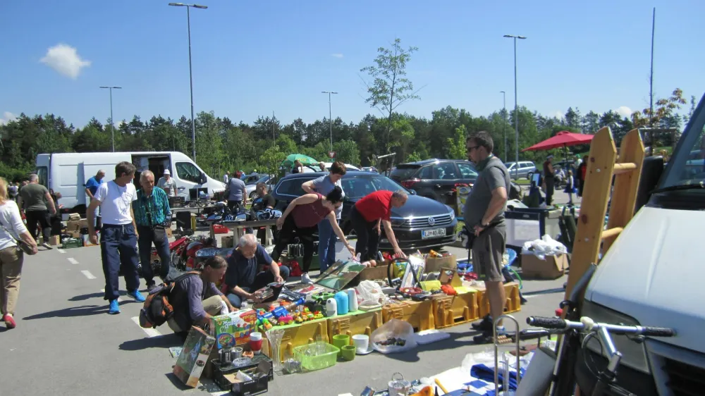 Bolšji sejem v Stanežičah