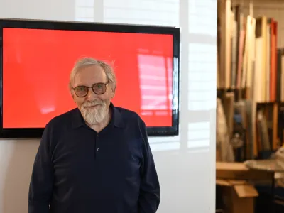 Dr. Tomaž Brejc: Pisal bom, dokler bom živel, gledal, mislil. V Portorožu imam vrt in knjižnico, kitajski modreci temu rečejo sreča. Foto: Nik Erik Neubauer