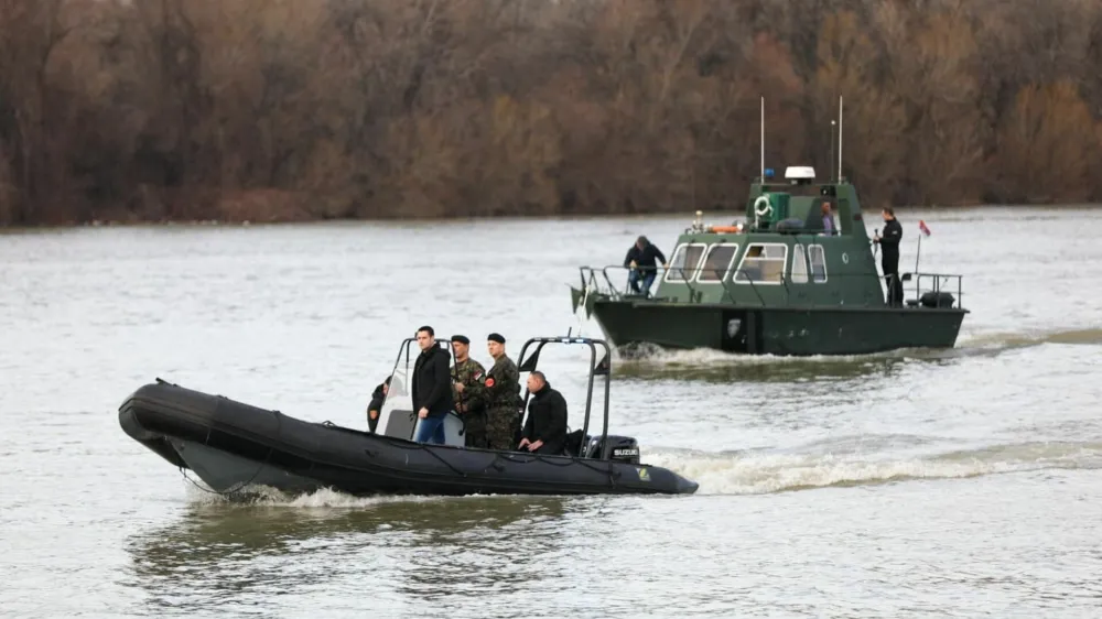 05, January, 2022, Belgrade - Minister of Police Aleksandar Vulin on one of the boats participating in the search for the missing Matej Peris from Split. Aleksandar Vulin. Photo: M.M./ATAImages05, janaur, 2022, Beograd Ministar policije Aleksandar Vulin na jednom od camaca koji ucestvuju u potrazi za nestali Splicaninom Matejem Perisom. Photo: M.M./ATAImages Photo: M.M./ATAImages/PIXSELL