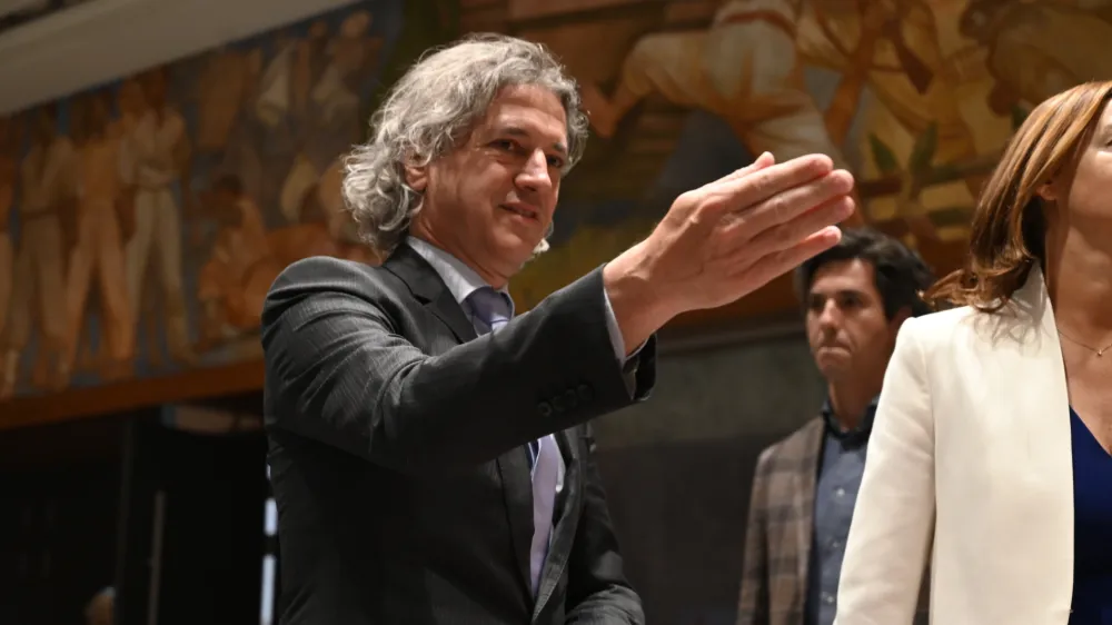 predsednik Gibanja Svoboda in mandatar dr. Robert Golobpredsednica SD Tanja Fajonkoordinator Levice Luka Mesec- 13.05.2022 &ndash; Državni zbor (DZ) &ndash; 1. ustanovna seja DZ - novoizvoljeni poslanci in poslanke prve seje 9. parlamentarnega sklica - //FOTO: Nik Erik Neubauer