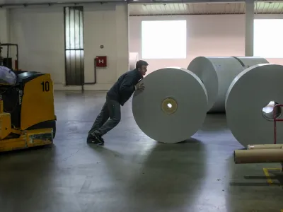 Cene papirja so se zaradi enormnega dviga cen surovin in energentov močno zvišale. Podražitvam časopisov, knjig, zvezkov in učbenikov se ne bo dalo izogniti.