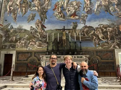 Jason Momoa se je fotografiral v Sikstinski kapeli, kjer se ne bi smel. F instagram