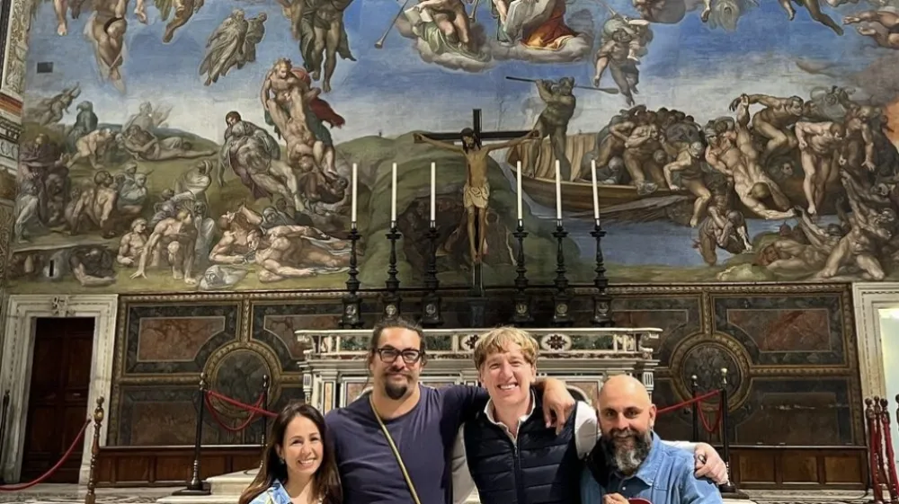 Jason Momoa se je fotografiral v Sikstinski kapeli, kjer se ne bi smel. F instagram