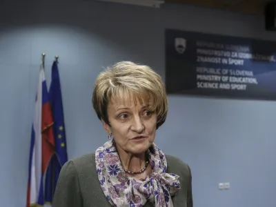 ministrica za izobraževanje, znanost in šport Stanislava Setnikar Cankar- 03.11.2014 - ministrica za izobraževanje, znanost in šport sprejela 52 dijakov in 16 njihovih spremljevalcev, ki so v minulem šolskem letu zastopali Slovenijo na mednarodnih olimpijadah iz znanja   //FOTO: Jaka Gasar