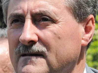 viktor ažalej, geza erniša