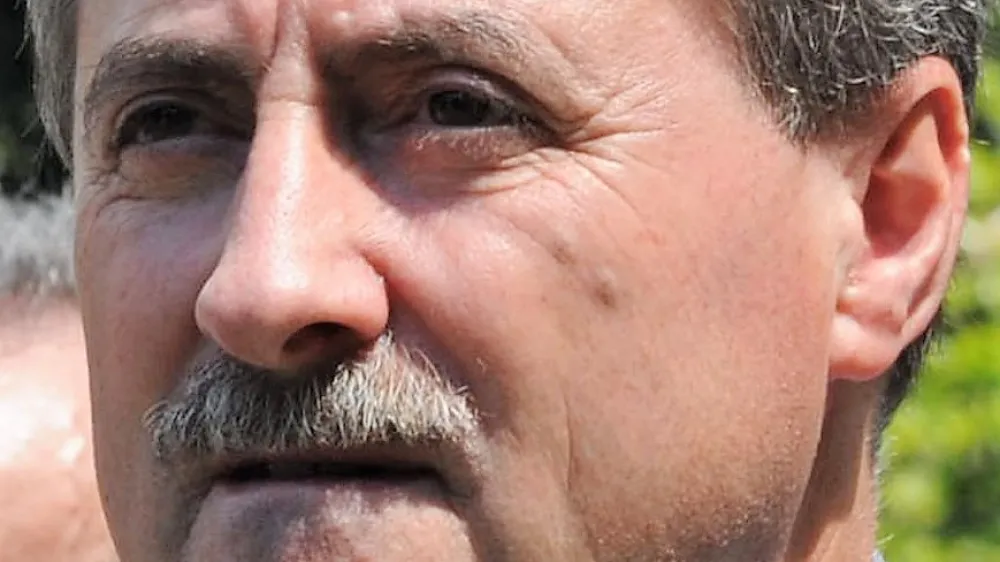 viktor ažalej, geza erniša