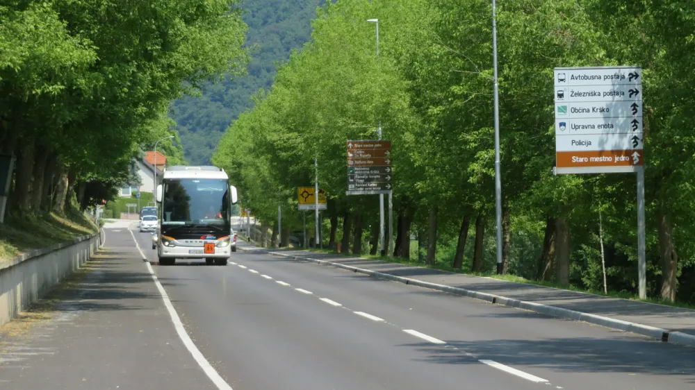Ena pomembnej&scaron;ih infrastrukturnih naložb v Kr&scaron;kem je celovita obnova za zdaj &scaron;e državne Ceste kr&scaron;kih žrtev, osrednje prometnice v mestu, ki pa bo v prihodnjih letih pre&scaron;la v upravljanje in last občine. F Dragana Stanković