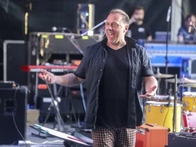 Emir Jušič- 08.06.2022 – 14. Festival Junij v Ljubljani 2022 - otvoritveni koncert šolskih glasbenih skupin in dobrodelni koncert rock mulčkov z gosti na Kongresnem trgu //FOTO: Jaka Gasar