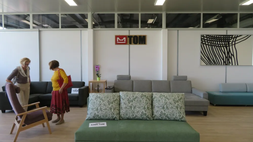 M Tom je leta 2011 ustanovila peščica nekdanjih Tomovih delavcev. Podjetje danes zaposluje 24 ljudi.