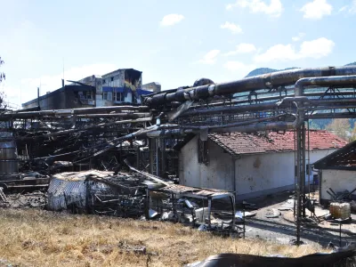 Kocevje, podjetje Melamin.<br>Podjetje Melamin po nesreci.