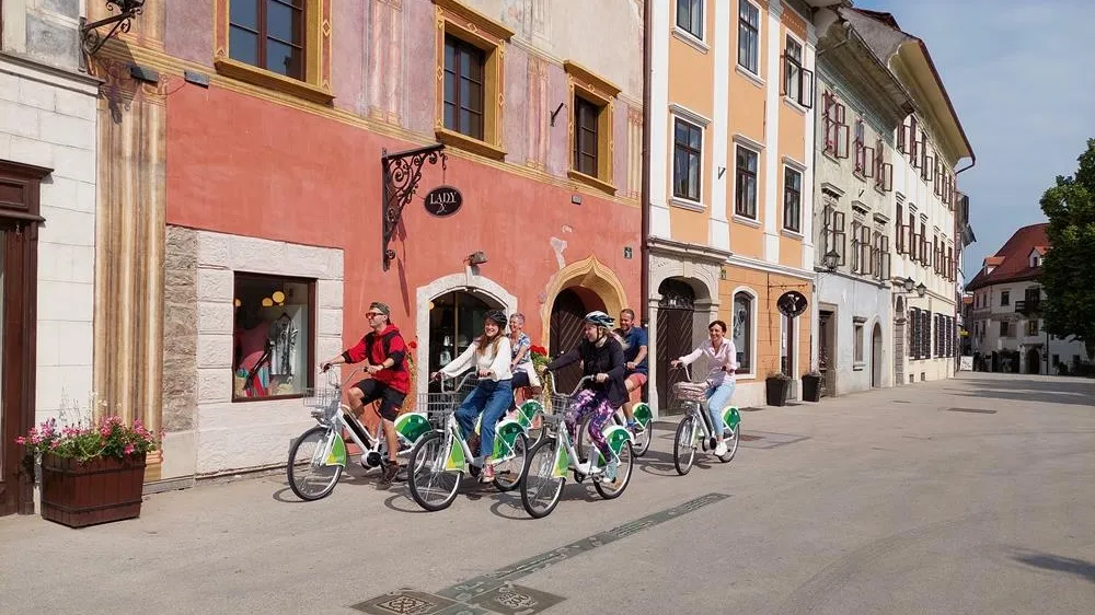 Izposoja koles &Scaron;kofja Loka