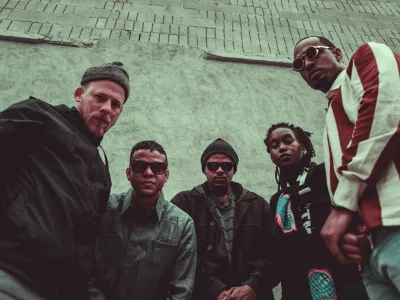 Ameriški jazz kolektiv Irreversible Entaglements bi moral na ljubljanskem jazz festivalu v živo nastopiti že leta 2020, pa so jih zaustavili korona ukrepi.&nbsp;