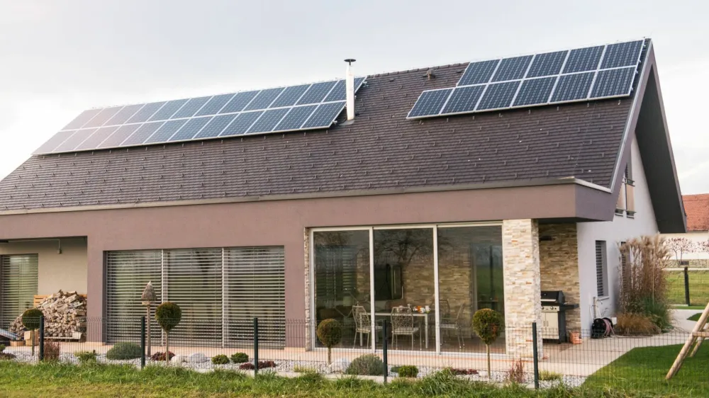 Naložba v samooskrbno sončno elektrarno je dolgoročna, z njo pa ustvarite energetsko neodvisnost.