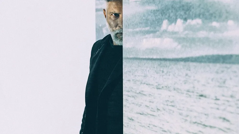 Igralec Sebastian Cavazza se bo v monodramskem projektu Shakespeare navezal na komično uspešnico angleškega igralca in dramatika Stevena Berkoffa, v kateri je ta obdelal različne Shakespearove negativne like.