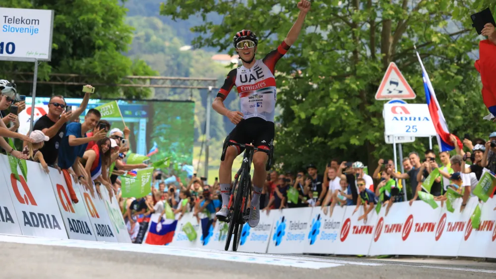 Tadej Pogačar je dobil tretjo etapo slovenskega toura in prevzel prvo mesto v skupnem seštevku.