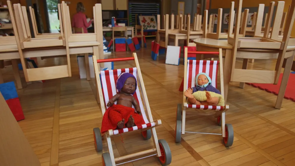 Vrtec Zagorje - Splona stavka v javnem sektroju 2013 - protest zaradi predvidenega znianja mase sredstev za plače v javnem sektorju, kar bi imelo za posledico tudi odpučanje zaposlenih.- javni sektor - //FOTO: Luka Cjuha