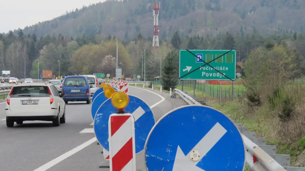 avtocesta počivaliče povodje zaprto