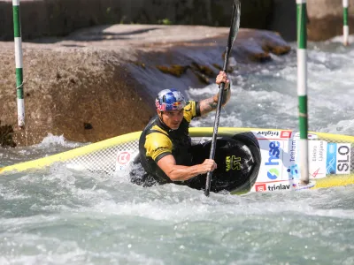 - Peter Kauzer, kajakaš, 21.06.2022. - trening kajak kanu reprezentance Slovenije pred svetovnim pokalom v slalomu na divjih vodah v Tacnu.//FOTO: Bojan Velikonja