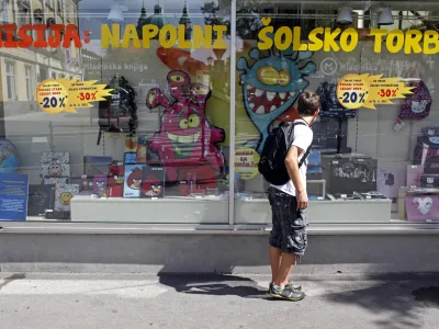 - Zaloba Mladinska knjiga - olski učbeniki - delovni zvezki - knjigarna //FOTO: Jaka Gasar