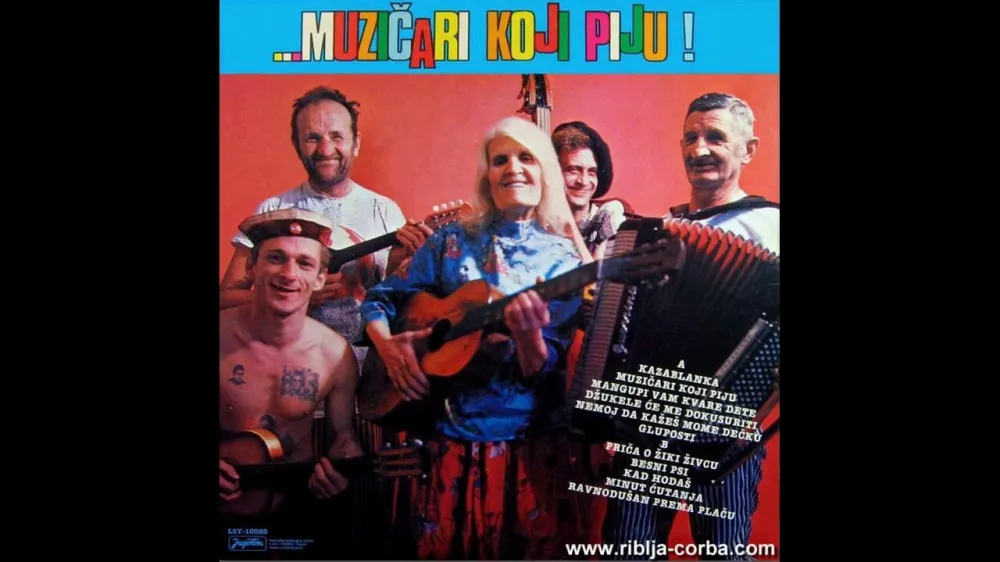 Album skupine Riblja čorba Večeras vas zabavljaju muzičari koji piju se je minuli teden znašel na prvem mestu lestvice najbolje prodajanih albumov na Hrvaškem, in to kljub temu, da je prvič izšel že leta 1984. Takrat je doživel slab odziv. "Album Večeras vas zabavljaju muzičari koji piju je nekakšna republiška komisija proglasila za šund, kar je vplivalo na ceno in plasman albuma. Do tedaj smo Mrtvo prirodo prodali za okoli 700.000 primerkov, Buvlju pijacu za približno 250.000, Muzičari koji piju pa so komaj presegli 120.000 prodanih kopij, kar je bil za nas tedaj neuspeh," je za srbske medije povedal frontman skupine Bora Đorđević.