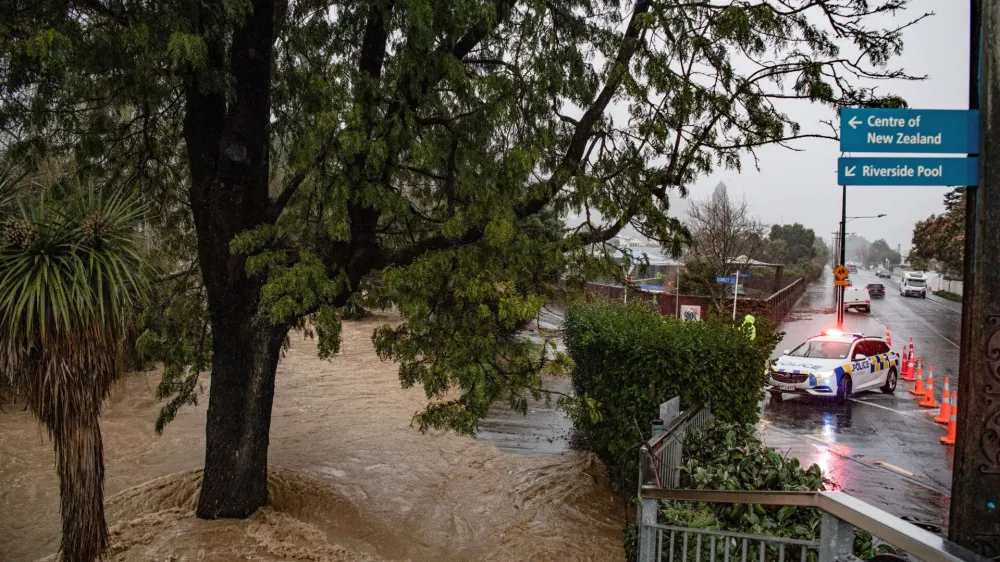 A state of emergency is declared as the Maitai River breaches its banks and severe flooding affects Nelson, New Zealand, August 18, 2022. REUTERS/Tatsiana Chypsanava  NO RESALES. NO ARCHIVES