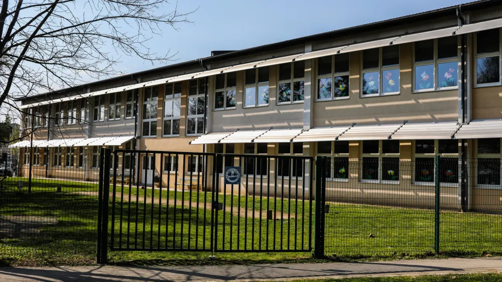 - 10.04.2020 - ???- Osnovna ola O Vrhovci, Cesta na Bokalce 1 v Ljubljani //FOTO: Bojan Velikonja