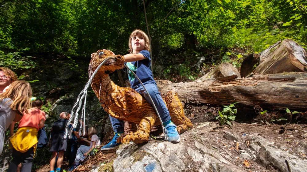Pri ustvarjanju Zmajevega templja je pomagala tudi delavnica.&nbsp;