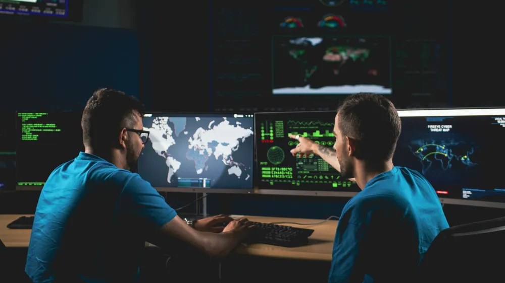 Telekom Slovenije kibernetsko zaščito zagotavlja podjetjem vseh velikosti – od največjih poslovnih sistemov do najmanjših podjetij. F Bojan Puhek