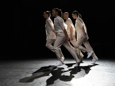 Dance On: Dela v ti&scaron;ini (Lucinda Childs)