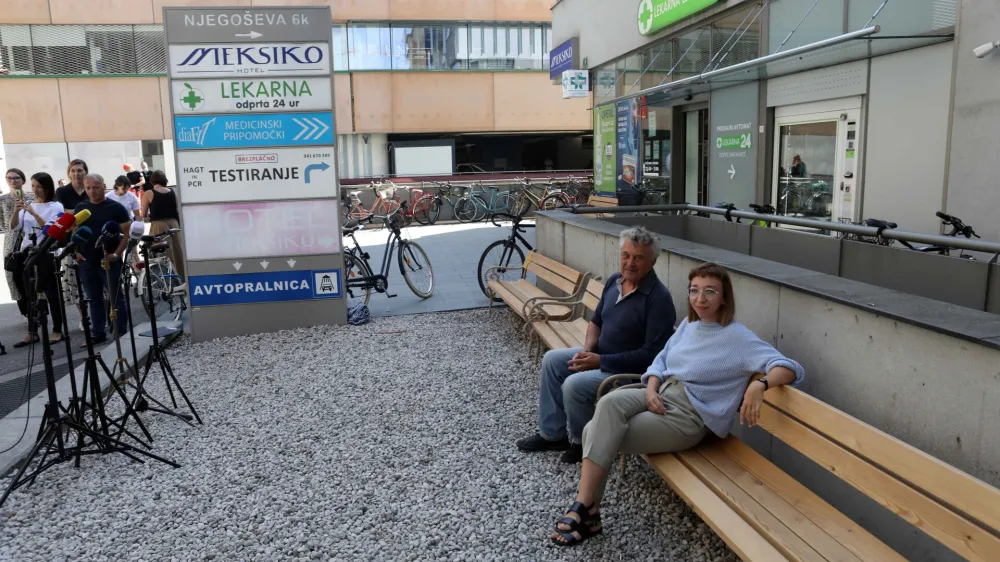 24.08.2022- novinarska konferenca, ljubljanskega podžupana Janeza Koželja in vodje projektov pri Prostorožu Naje Kikelj, na kateri bodo predstavili svoj pogled na problematiko odprtih in zelenih povr&scaron;in na območju klinik UKC,.Foto Tomaž Skale