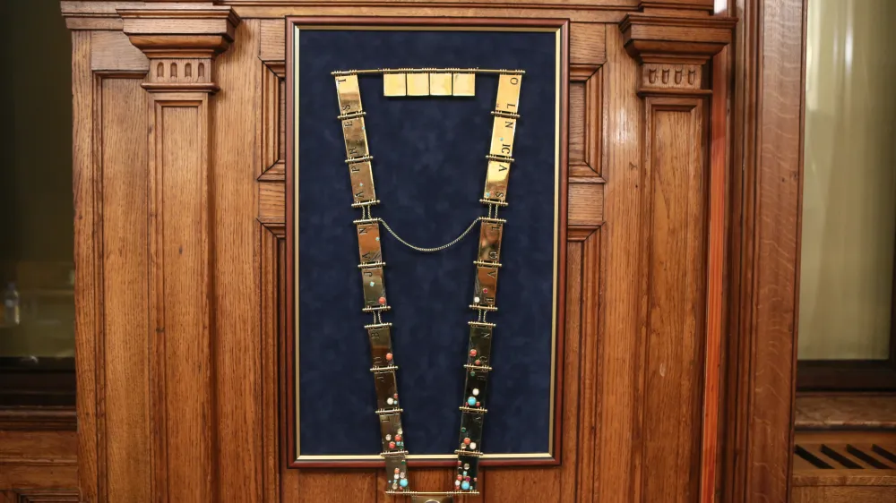 Da bo na letošnjih lokalnih volitvah kandidiral za ljubljanskega župana, je doslej napovedal le Zoran Janković, ki bi si v primeru zmage župansko verigo nadel že petič zapored.