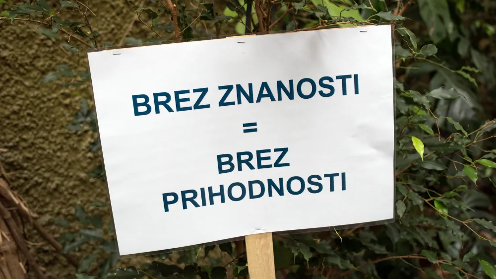 Sindikata SVIZ in Visokošolski sindikat Slovenije sta zaostrila retoriko in direktorja agencije za raziskovalno dejavnost ARRS Mitjo Lainščaka pozvala k odstopu. Foto: Matjaž Rušt 