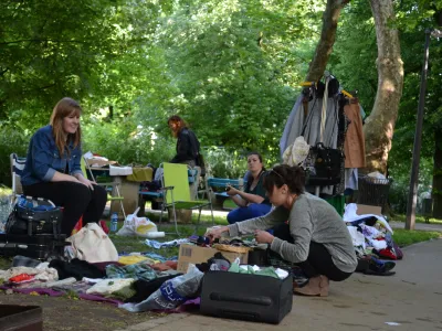 ﻿Park Tabor 2013, sobotna garažna razprodaja in umetniški sejem